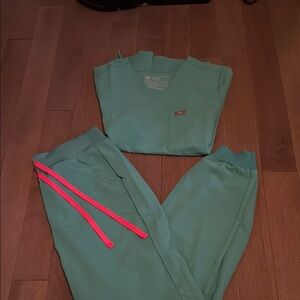 Figs high waisted Zamora joggers and Catarina one pocket scrub top Color